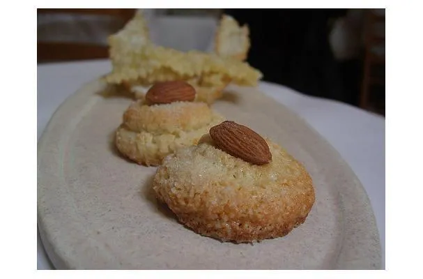 Biscotti alla mandorla e amaretto