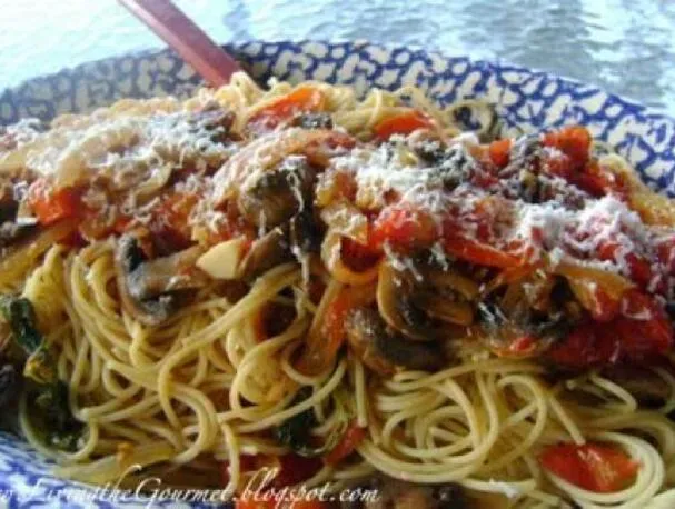 Sugo fresco di pomodoro con funghi champignon grigliati!!!