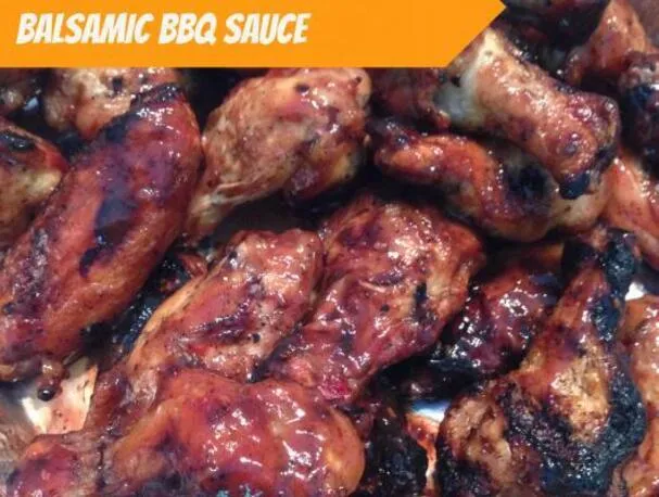 Ali di pollo grigliate con salsa barbecue balsamica ai frutti di bosco