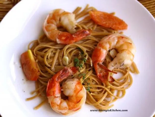 Pasta all'habanero con gamberi e salsa al vino