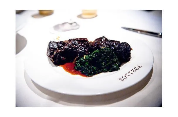 Costine di maiale affumicate al legno di hickory