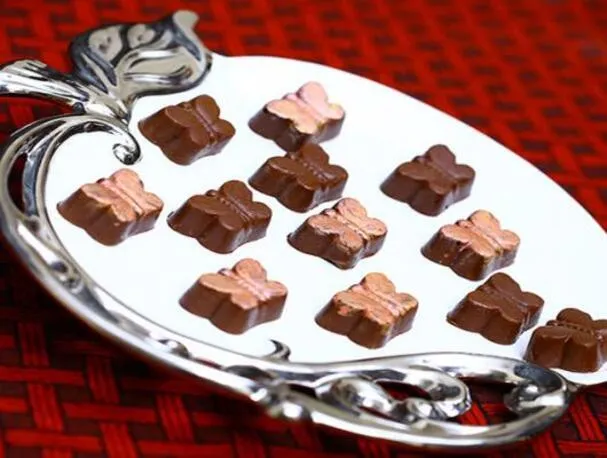 Come preparare éclairs al cioccolato fatti in casa