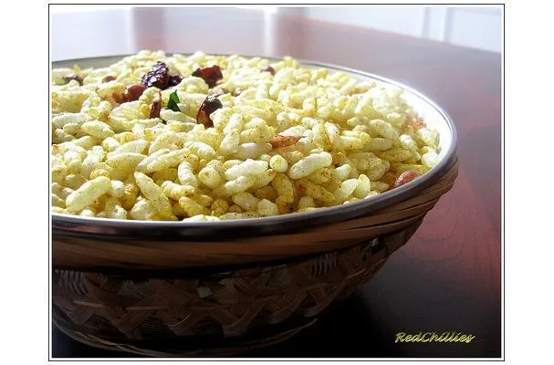 Kaara Porri (Chilli Puffed Rice / Hot Puffed Rice)