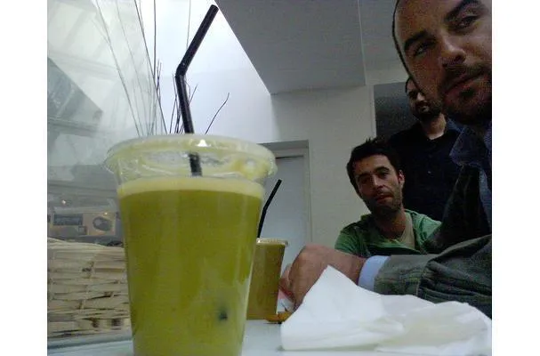 Succo d'arancia al kiwi