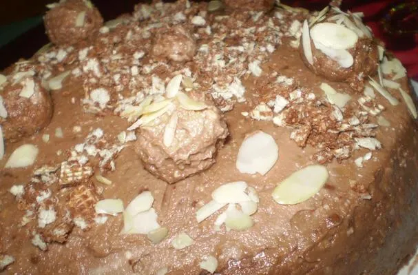 Torta Babilon's Tower (Latticini)