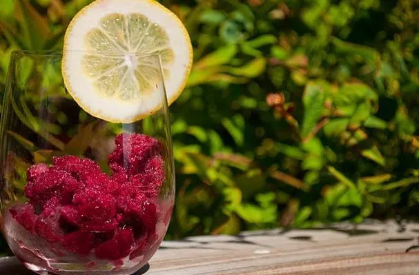 Sorbetto al limone e mirtilli