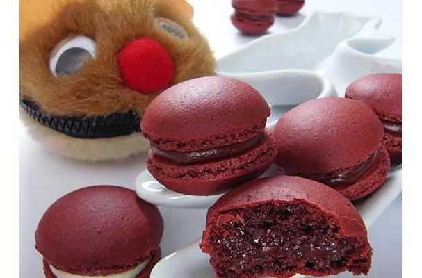 Macarudolph (Macarons rossi al velluto)