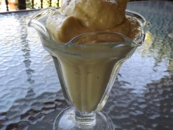 Gelato al mango e formaggio feta