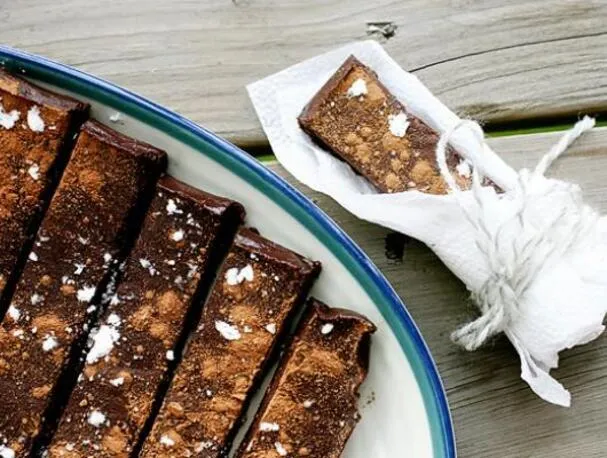 230 g di cioccolato al 60%