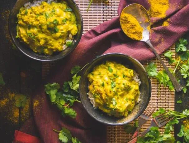 Curry di agnello e anacardi con 6 ingredienti