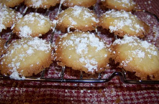 Biscotti di patate soffici a forma di fiocco di neve