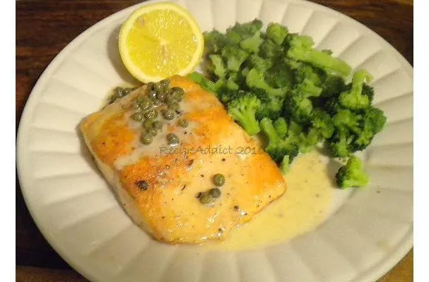 Salmone in salsa di vino bianco