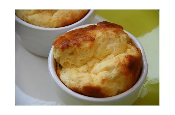 Soufflé al formaggio base