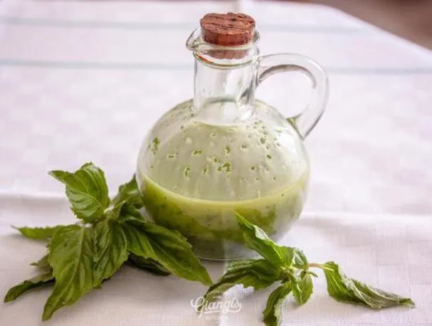 Olio di basilico ~ Stile Giangi