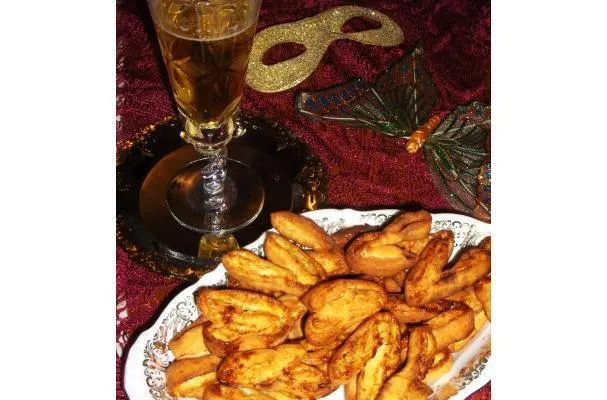 Tagliatelle dolci fritte